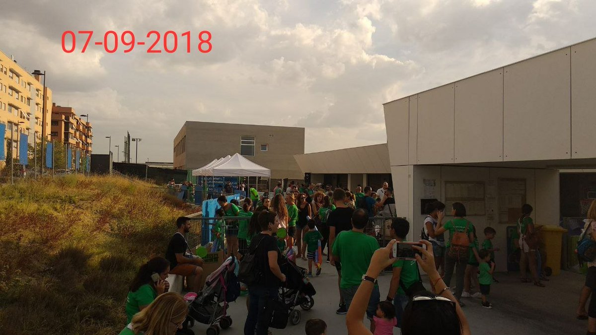 CervantesGetafe's tweet photo. Hoy hace 3 años que empezamos el día con una concentración y acabó en nuestro 2° encierro de 24h en el cole.3 años después seguimos sufriendo el despropósito de la construcción por fases en nuestro centro. @MalvarezNadia @eossoriocrespo NO tenemos el #CEIPCervantesGetafeCompleto https://t.co/Akop7hJc8P
