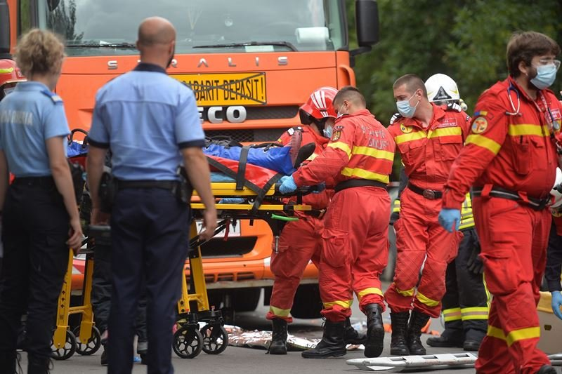 Emergenza24's tweet photo. [09.09-14:10] #Bihor #Transilvania #Partium #Romania #incidente stradale #bus si ribalta +23 a bordo +8 #feriti di cui 2 gravemente https://t.co/GUXqXzhBnu