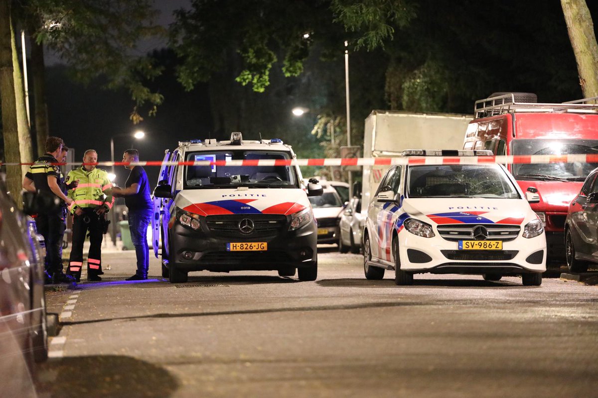 Update geweldsincident West: vijf aanhoudingen, steekpartij en explosieven