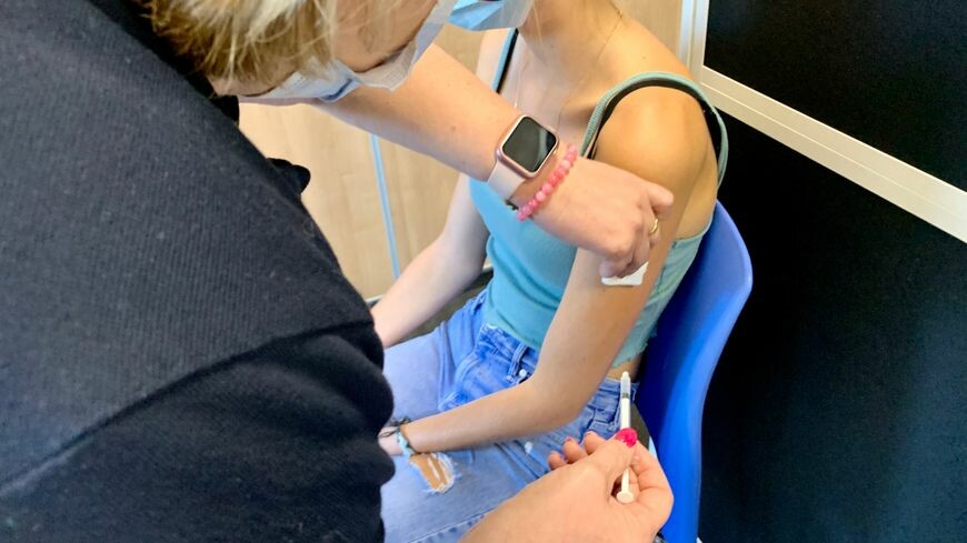 INFO FRANCE BLEU - Des collégiens bretons de moins de 12 ans vaccinés par erreur à Rennes
➡️ l.francebleu.fr/WiI