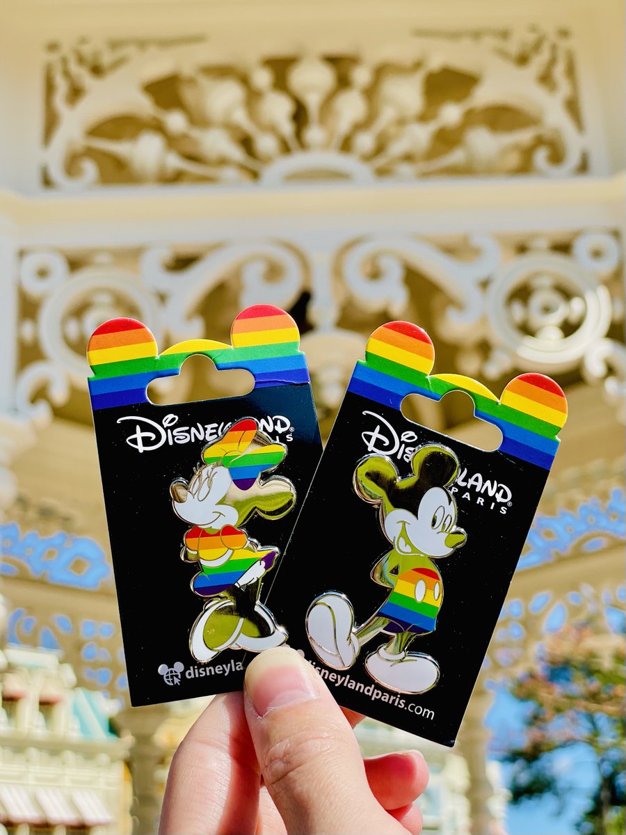 DisneylandParis's tweet image. Plongez dans un univers plein de couleurs avec Mickey &amp;amp; Minnie 🌈