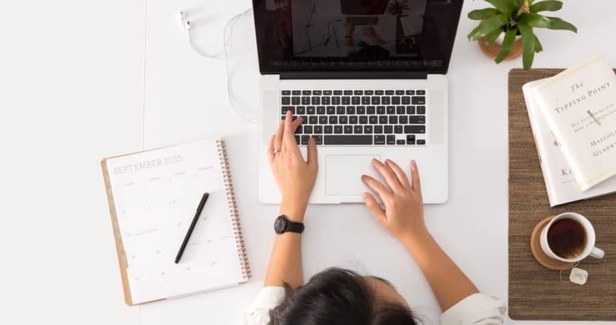 12 خطوة لبدء مشروع الكتروني :

1- اختيار المنتج : (ملموس او خدمه) هل يحل مشكله وايش الميزة التنافسيه...