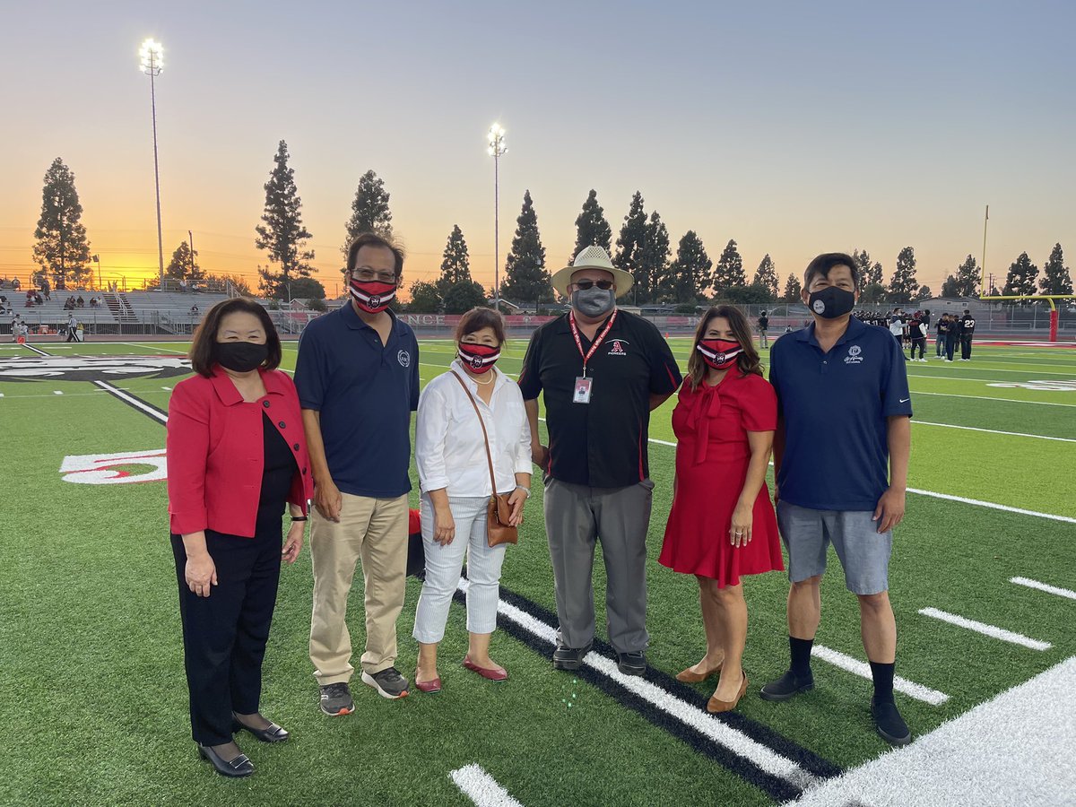 Last Friday, we celebrated the new athletic field at Artesia High School. I was honored to join elected leaders from other cities, School Board Members, Principal Sergio Garcia and Dr. Mary Sieu to cut a ceremonial ribbon at mid-field before the Pioneers Varsity football game. https://t.co/hAluuaqfzW