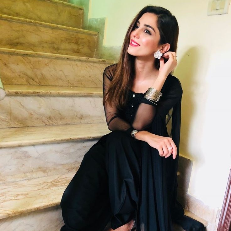 maryammughal04's tweet photo. جب دن کالےآتےہیں نہ
تب دوست بھی تھوڑےرہ جاتےہیں🖤
#زادی https://t.co/RVhePUUQVu