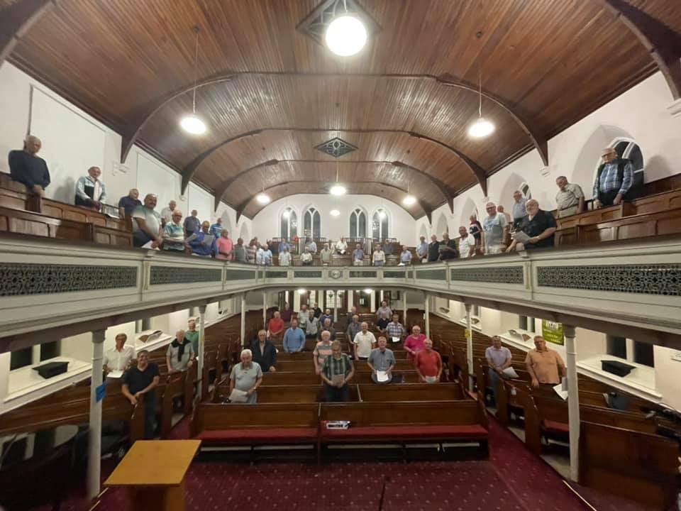 What a SPLENDID evening! Together again, after 18 months without singing a note in the same room, our choir was able to reconvene at our first rehearsal at Hope-Siloh Chapel in Pontarddulais.  What a sound, what a feeling and what a success! Thank you for all your support!😀