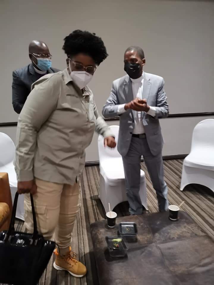 The_DHS's tweet photo. Minister Mmamoloko Kubayi, Deputy Minister Pam Tshwete and the Eastern Cape MEC for Human Settlements, Nonceba Kontsiwe  arriving to kick start the two day Eastern Cape provincial visit to assess the delivery of Human Settlements
#ECMinisterialVisit
#HousingthNation #DHProject https://t.co/28Chs6WqIW