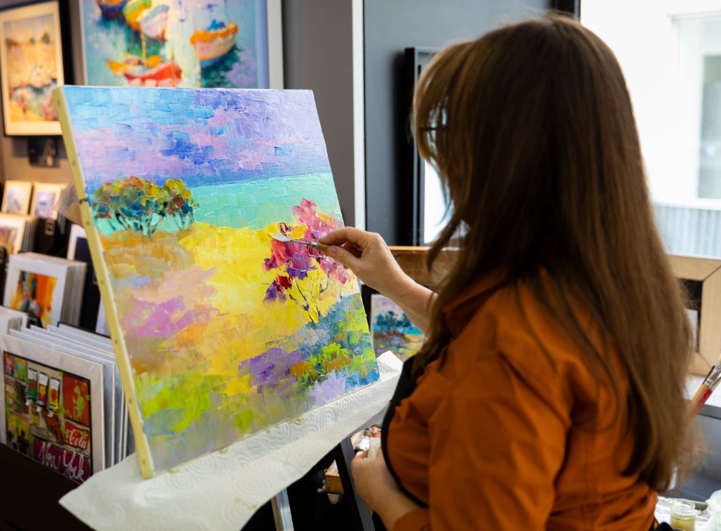 Bonne nouvelle ✨ Les rencontres artistiques de l'automne arrivent dans nos galeries le samedi 2 octobre ! 🎨
Découvrez l'artiste invité dans la galerie la plus proche de chez vous juste ici : bit.ly/RencontresOcto…
.
.
#vernissage #dédicace #rencontresartistiques #livepainting