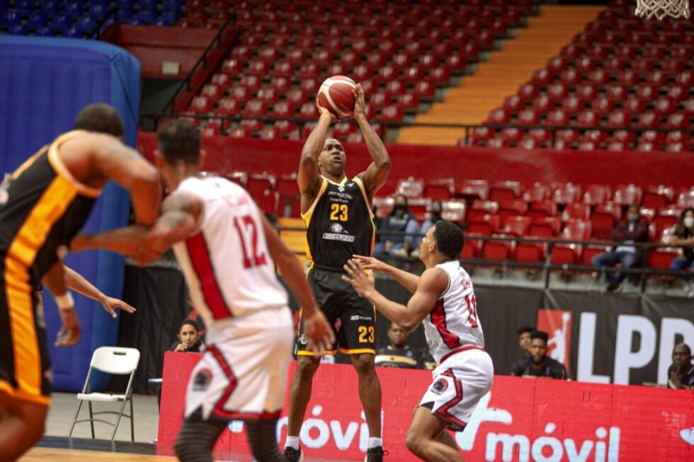 baloncestero's tweet photo. #LPBPanama
Michael Hicks @maikito04 la rompe con Correcaminos en el inicio de la @LPBPanama
https://t.co/dxXWSz5kIX https://t.co/3Kz5QJ3QvW