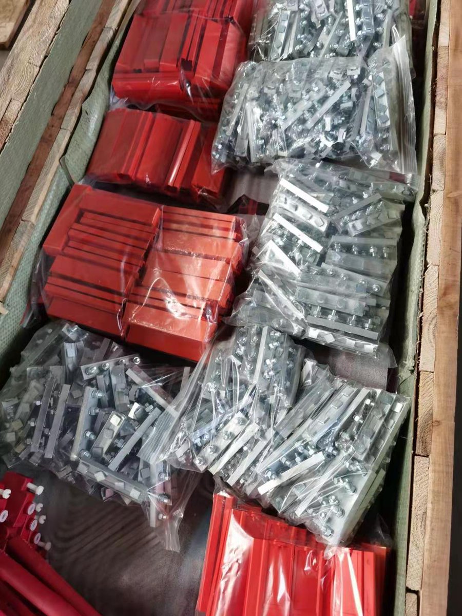 MC_Conductorbar's tweet photo. 125A Galvanized steel conductor bar prepared to delivery #125abusbar #conductorbar #currentcollector https://t.co/CDOI12oWst