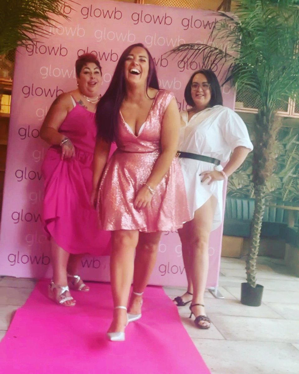kdfitness86's tweet photo. On Saturday I attended the Glowb Launch Party, this picture sums up how amazing the day was! So blessed to be apart of this team! 💕💖 
#glowb #career #business #Manchester https://t.co/fUIlfUDCuT