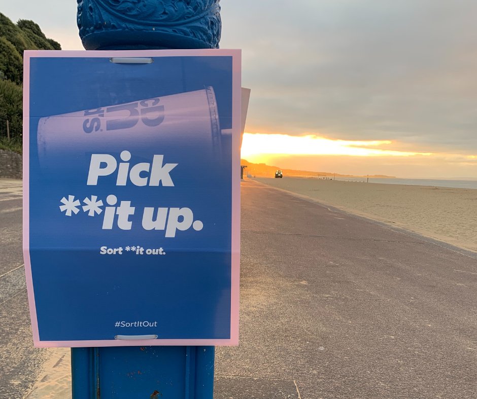 _SortItOut_'s tweet image. “It hits home.”- Chris Evans, legend Radio DJ.

We were so excited to hear Chris Evans share his thoughts on our #SortItOut campaign to his @virginradiouk breakfast show listeners!😆

Thank you Chris. Together we’re making **it happen.

#litterfree #pickitup #lovewhereyoulive