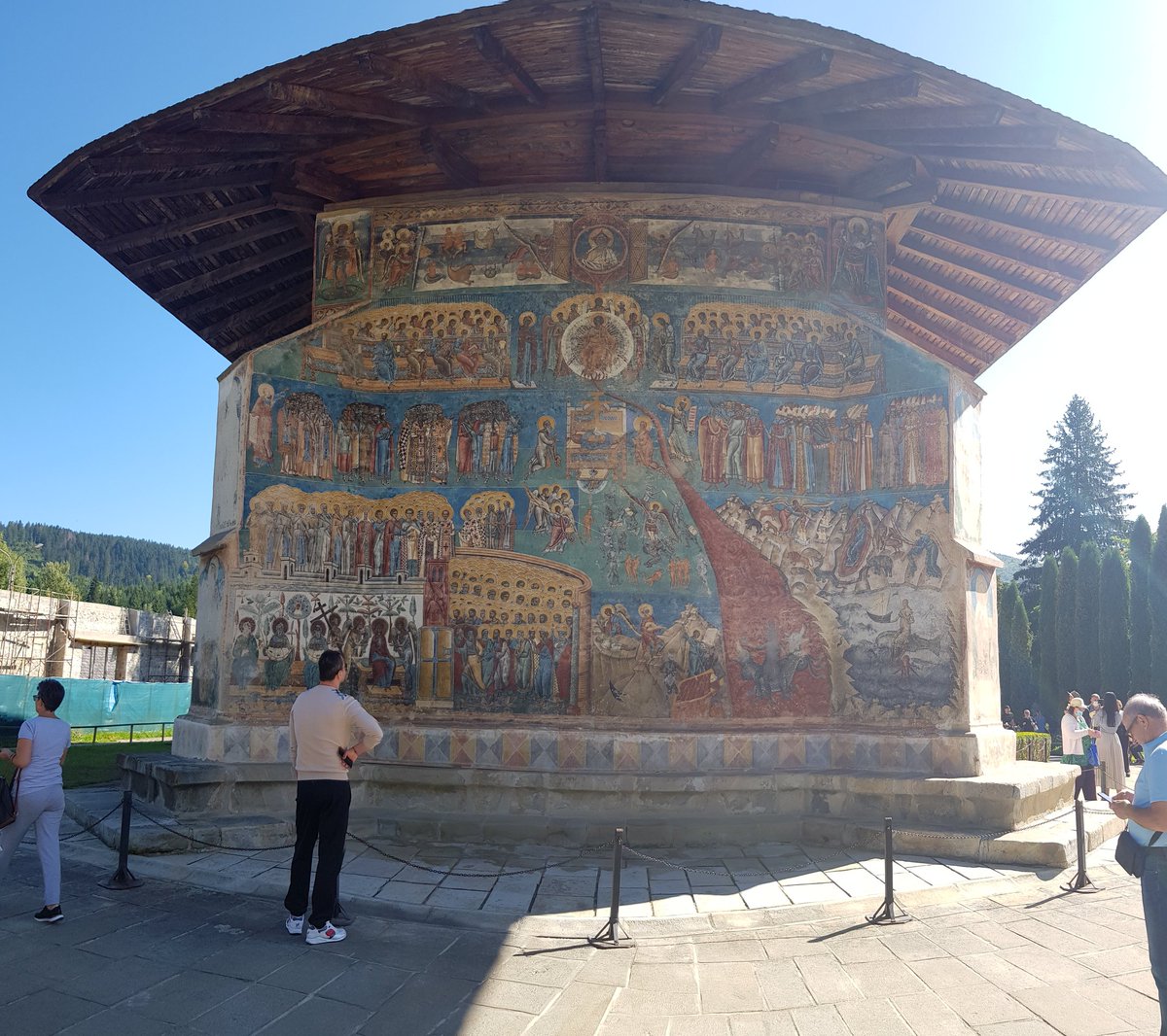 EnglishNRomania's tweet image. Amazing painted churhes here in Romania 
Voronet Monastery, #GuraHumorului #Suceava 
#visitRomania #DiscoverRomania #Romania #românia #Moldavia