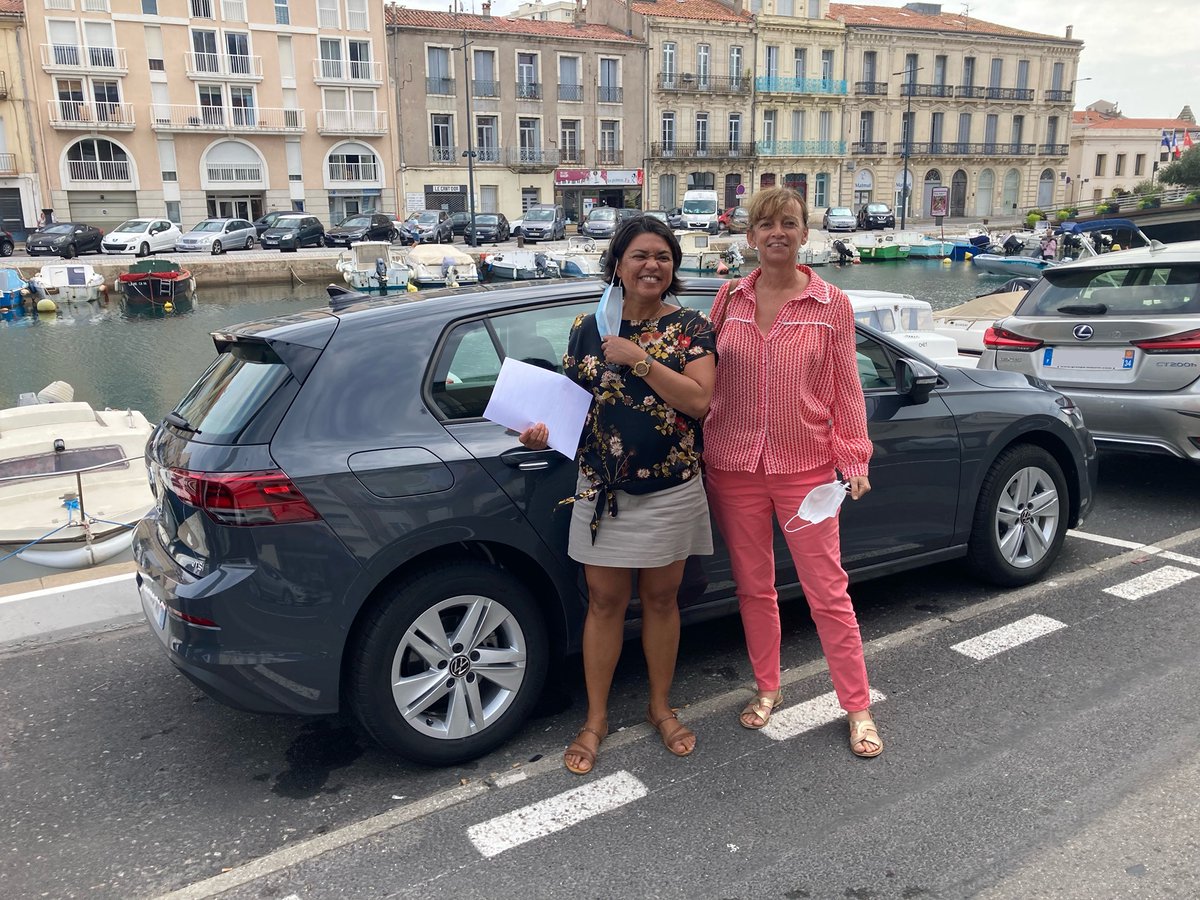 Jeleasemavoitur's tweet photo. C'est toujours un plaisir de venir à votre rencontre Étincelles

Hier, nous avons pris la direction de #Sète pour livrer une belle #Golf 8 #hybride Signe de haute tension

Merci à notre cliente de nous faire confiance pour son #leasing de 48 mois !

#jeleasemavoiture https://t.co/B1Y14KqMe5