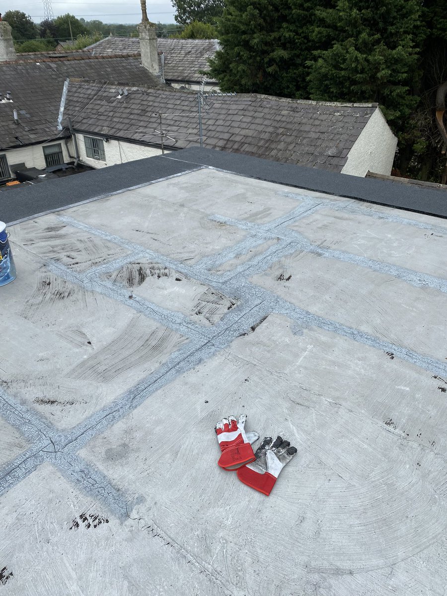 RoofingRaven's tweet photo. Repair works Hotel Knutsford
Torch down felt, roof sealed https://t.co/pAEmWfI8sY