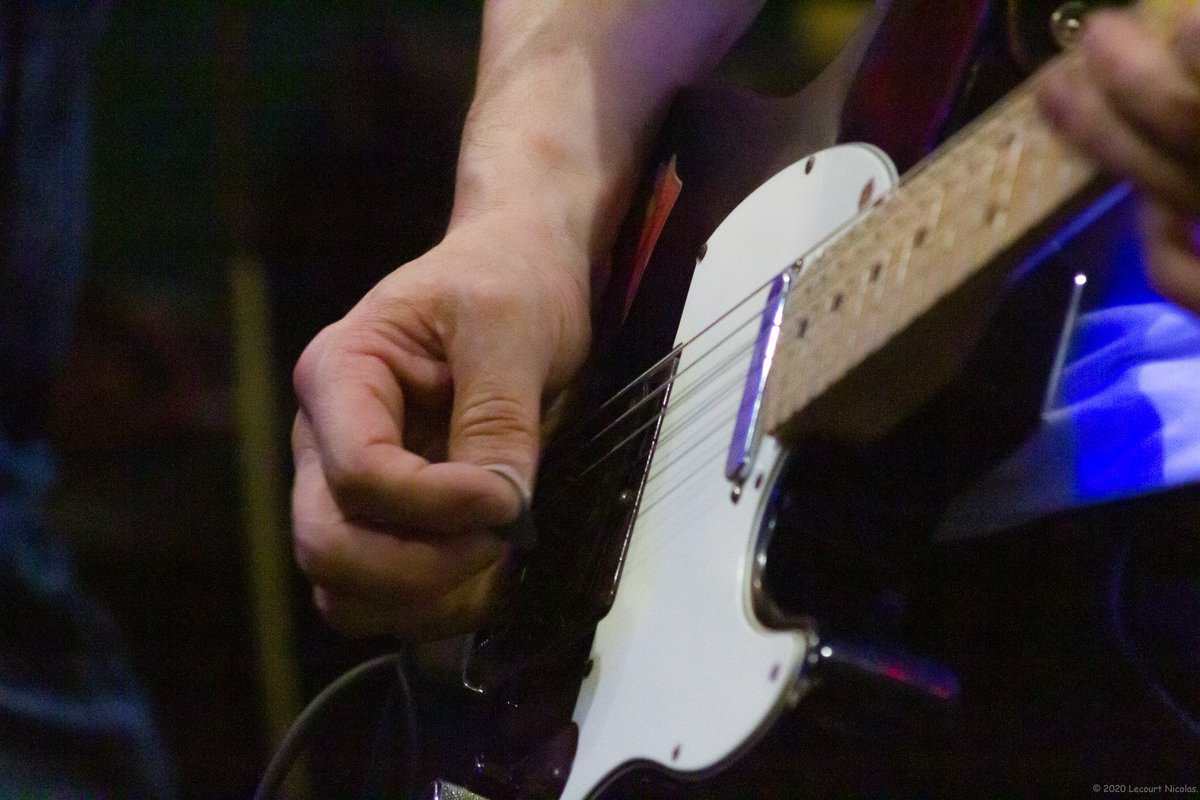 Photo « Dernière vibration »

lecourtphoto.fr

© 2021 Lecourt Nicolas.

#photography #electricguitar #rocknroll #electricguitarist #photo #rockstyle #music #guitare #guitariste #rockstar #LecourtPhoto #rock #art #guitar #guitarist #photocolor #guitarplayer #musique