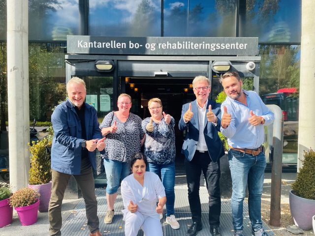 Fagforbundet Oslo (@fagforbundetosl) on Twitter photo Vi fryder oss på vegne av våre medlemmer og andre ansatte, Kantarellen bo- og rehabiliteringssenter blir en del av Oslo kommune igjen. Mange kommer å gå opp kraftig i lønn. Gode vilkår for ansatte gir god pleie. <a href="/RaymondJohansen/">Raymond Johansen</a> <a href="/Fagbladet/">Niels G</a> <a href="/ivrangul/">Ingeborg V. Rangul</a> bit.ly/38PTc1F Vi fryder oss på vegne av våre medlemmer og andre ansatte, Kantarellen bo- og rehabiliteringssenter blir en del av Oslo kommune igjen. Mange kommer å gå opp kraftig i lønn. Gode vilkår for ansatte gir god pleie. <a href="/RaymondJohansen/">Raymond Johansen</a> <a href="/Fagbladet/">Niels G</a> <a href="/ivrangul/">Ingeborg V. Rangul</a> bit.ly/38PTc1F