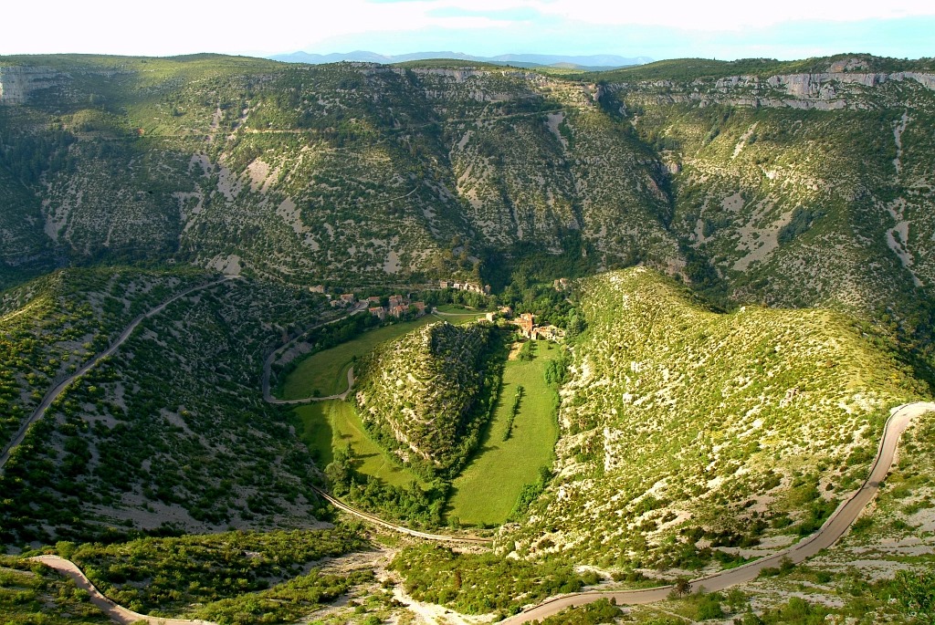 VoyageOccitanie's tweet photo. [⛰️ Grand Air] Pyrénées, Cévennes, Aubrac... venez vous ressourcer dans les montagnes et grands espaces d’Occitanie : https://t.co/S0mUelzICV #VoyageOccitanie https://t.co/y8cw8YoitR