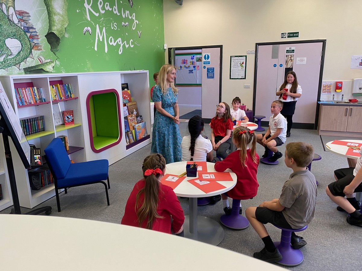 fg_library's tweet image. Yesterday was #internationalliteracyday and the opening of @skerneschool – the sixth and final #lifechanginglibraries to be opened. 

Such an amazing project to be involved in with @Booktrust @CressidaCowell @allicatski @UKLaureate #readingforpleasure