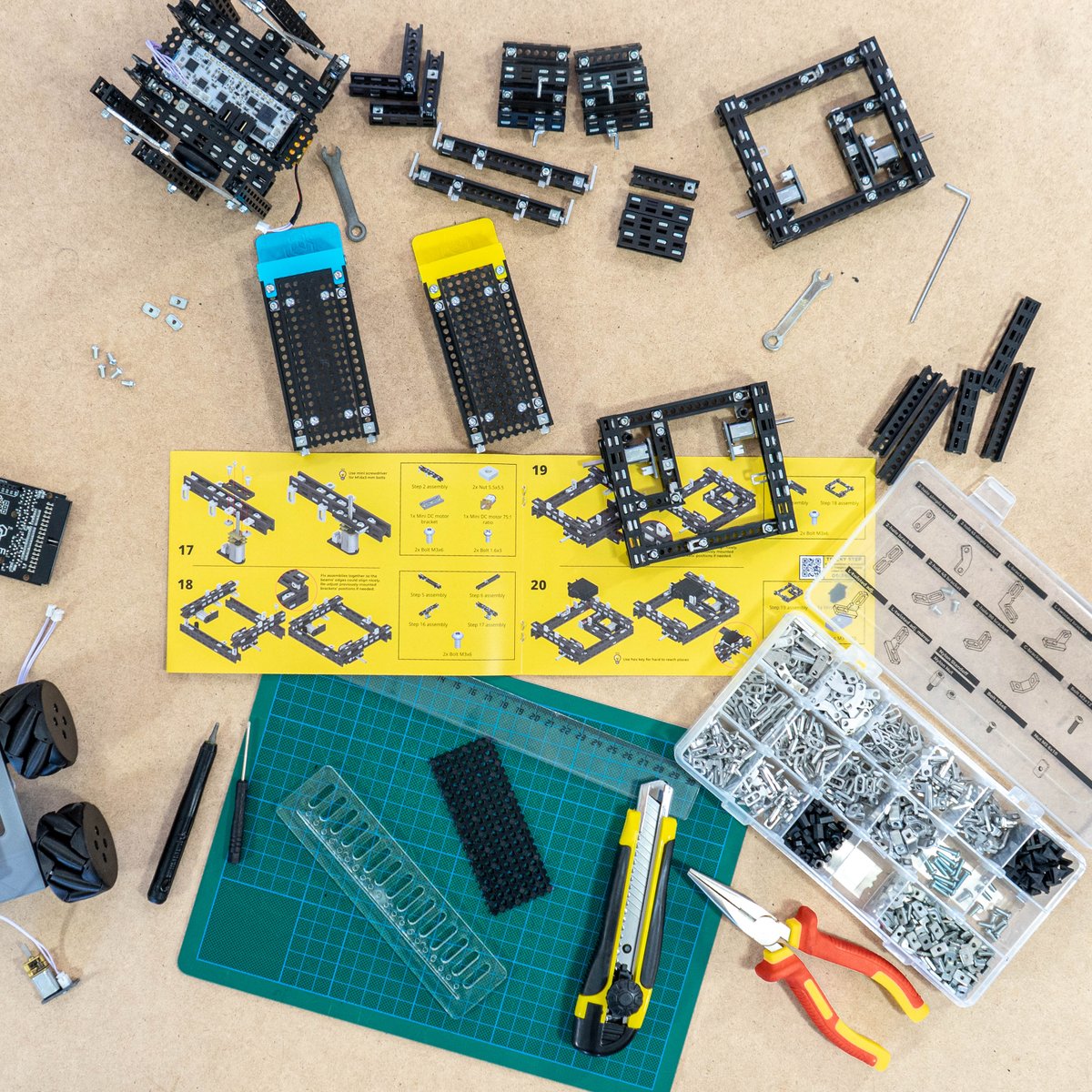 Totemmaker's tweet photo. What are you building today? 🛠
#Totem #totemmaker #maker #DIYhobby https://t.co/WkJVy0hvpw