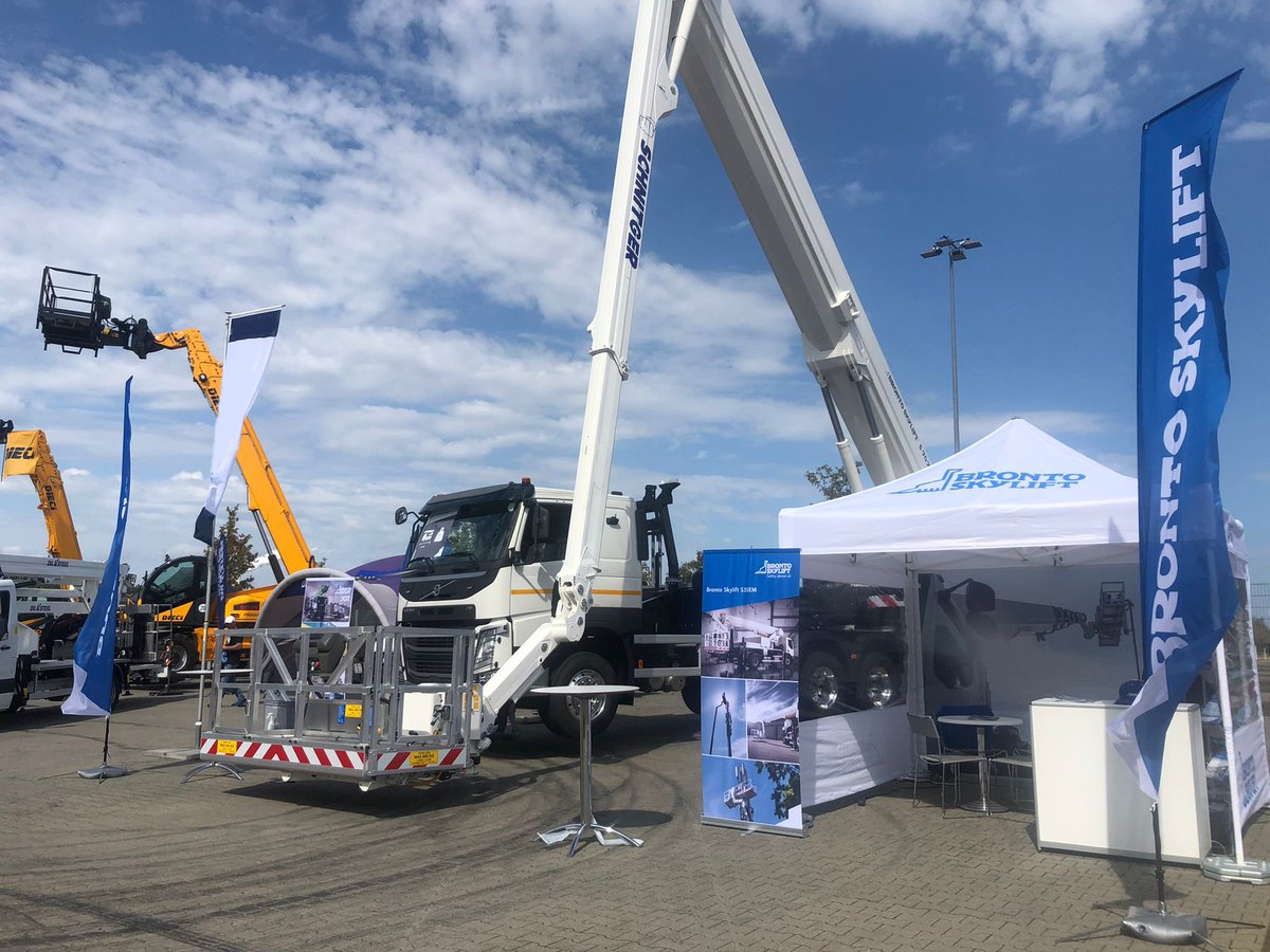 bronto_skylift's tweet photo. We have arrived in sunny Karlsruhe and are getting ready for tomorrow for the opening day of Platformers' Days 2021. We hope to meet you at our stand FN 278!

Read more:
https://t.co/kXjmebioHk

#aerialplatform #aerialworkplatform #safetyaboveall #platformersdays #S70XR https://t.co/4gA4oy2unU