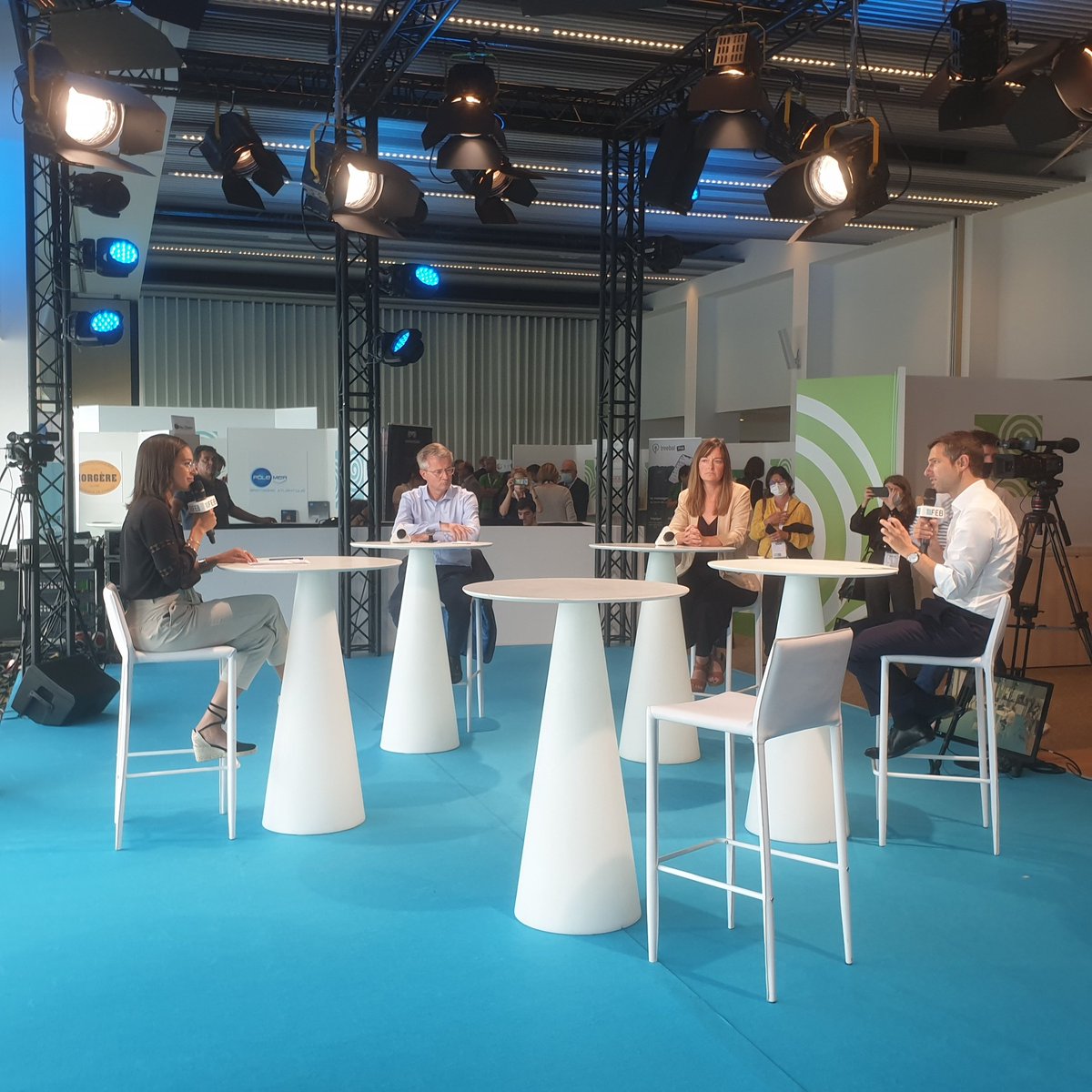 Forum Économique Breton <a href="/kermarrech/">Hervé Kermarrec</a> pdt <a href="/MEDEFBretagne/">Mouvement des Entreprises de France #Bretagne</a> et <a href="/f_lesache/">Fabrice Le Saché</a> vice pdt <a href="/medef/">Mouvement des Entreprises de France</a> presentent le club <a href="/stratexio_fr/">Stratexio</a> Bretagne pour accompagner les #entreprises bretonnes a l export
@UE_35 <a href="/MedefMorbihan/">Medef Morbihan</a> @upia22 <a href="/UEF29/">Mouvement des Entreprises de France - Finistère</a> @fe_breton2021 <a href="/GeoffroyRDB/">Geoffroy Roux de Bezieux</a> @patrick01martin <a href="/J_LucMonteil/">Jean-Luc Monteil</a>