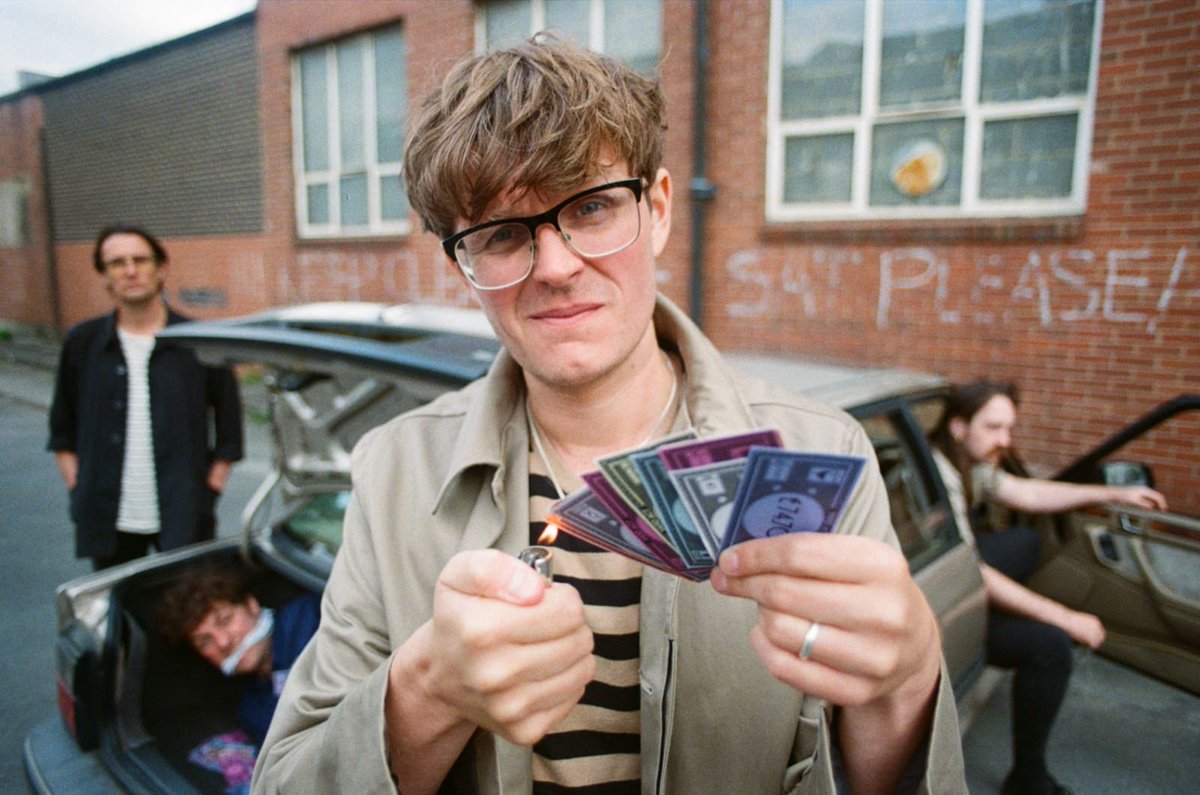 Some excellent new tunes coming up this hour 

Keep and ear out for new <a href="/YardActBand/">Yard Act</a> and <a href="/_obylx_/">obylx</a> 

Find <a href="/Frankie____/">Frankie Francis</a> here....

amazingradio.com/afternoons