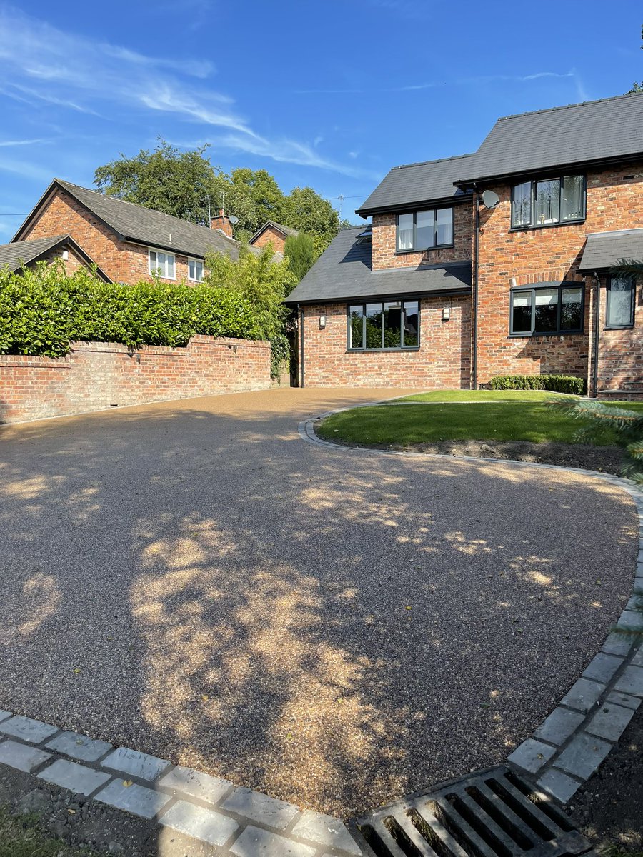 DGSServices's tweet photo. Yesterday’s resin installation in Bowdon, Cheshire. We installed 120m of Chocolate Buff resin bound surfacing. #resinsurfacing #construction #northwest #cheshire #bowdon #manchester https://t.co/FwShak1rod