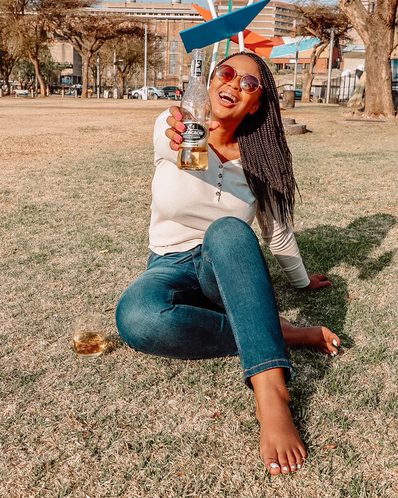 Thobi_Rose's tweet photo. Spring is here &amp; I’m ready to start showing off the beauty of South Africa with you &amp; @StrongbowSA 

Where should the fresh moments go to next?! 

Clarens ✅
Mpumalanga ✅
Limpopo ✅

Let me know below ⤵️

#OurStrongbowSociety #RefreshingByNature #AD https://t.co/stEKqo0bQn