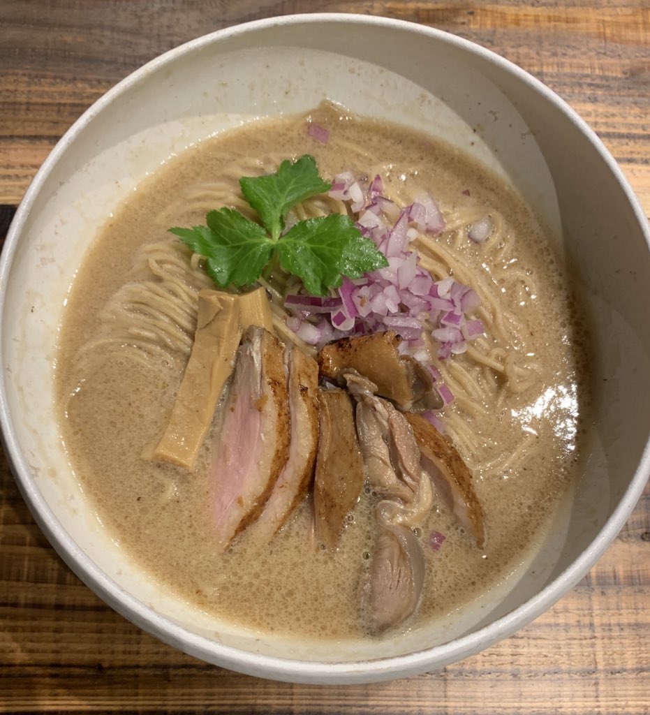 減量頑張ってる女子 麺麓menroku 鴨出汁ラーメン専門店 鴨白湯を注文 チャーシューはももとロースから選べて自分はロースの方が好きでした めちゃめちゃ白湯の感じは残しつつも鴨 ラーメン ラーメン好きと繋がりたい 京都 烏丸御池 京都ラーメン 鴨