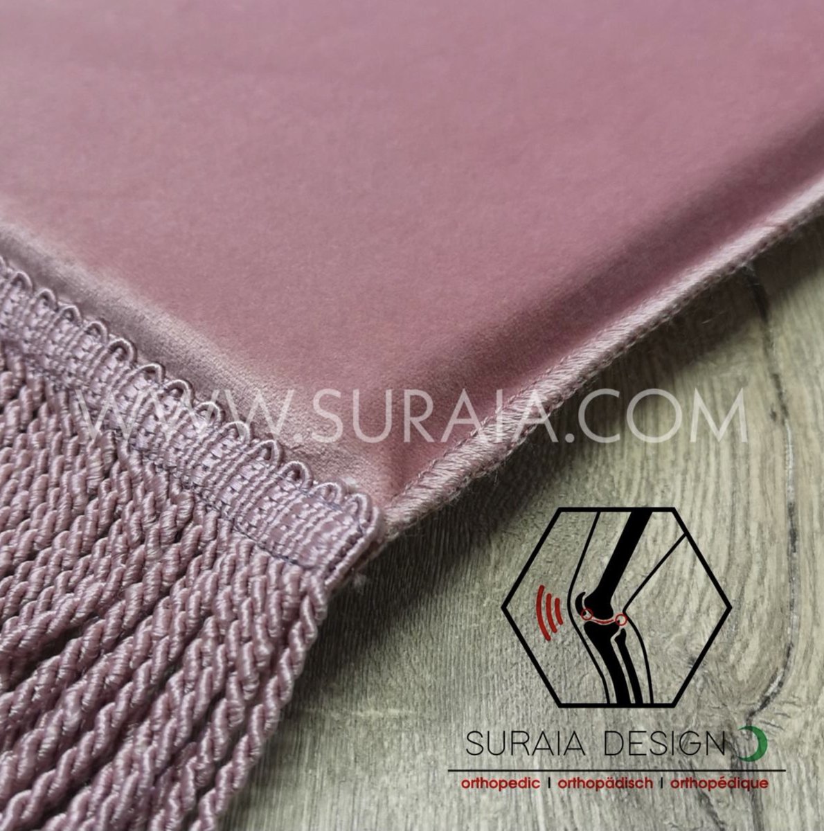 SuraiaDesign's tweet photo. Our orthopedic prayer rugs adapt exactly to the body pressure during prayer. Thanks to the elastic foam, which is also used in medicine, there is significantly less to no pain on the knees or other parts of the body during prostration.
#islam #pray #prayer #Allah #france #germany https://t.co/M1D3udmN6V