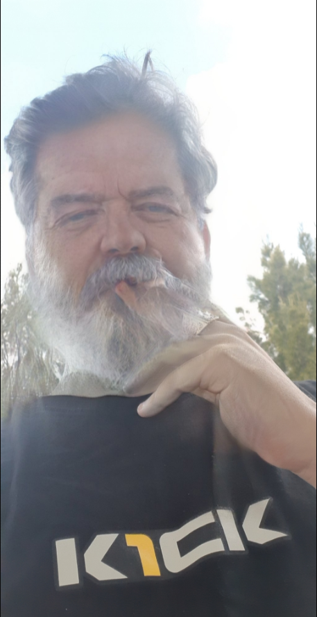 Доброе утро, войска, сегодня я чувствую себя старым дураком. 👴