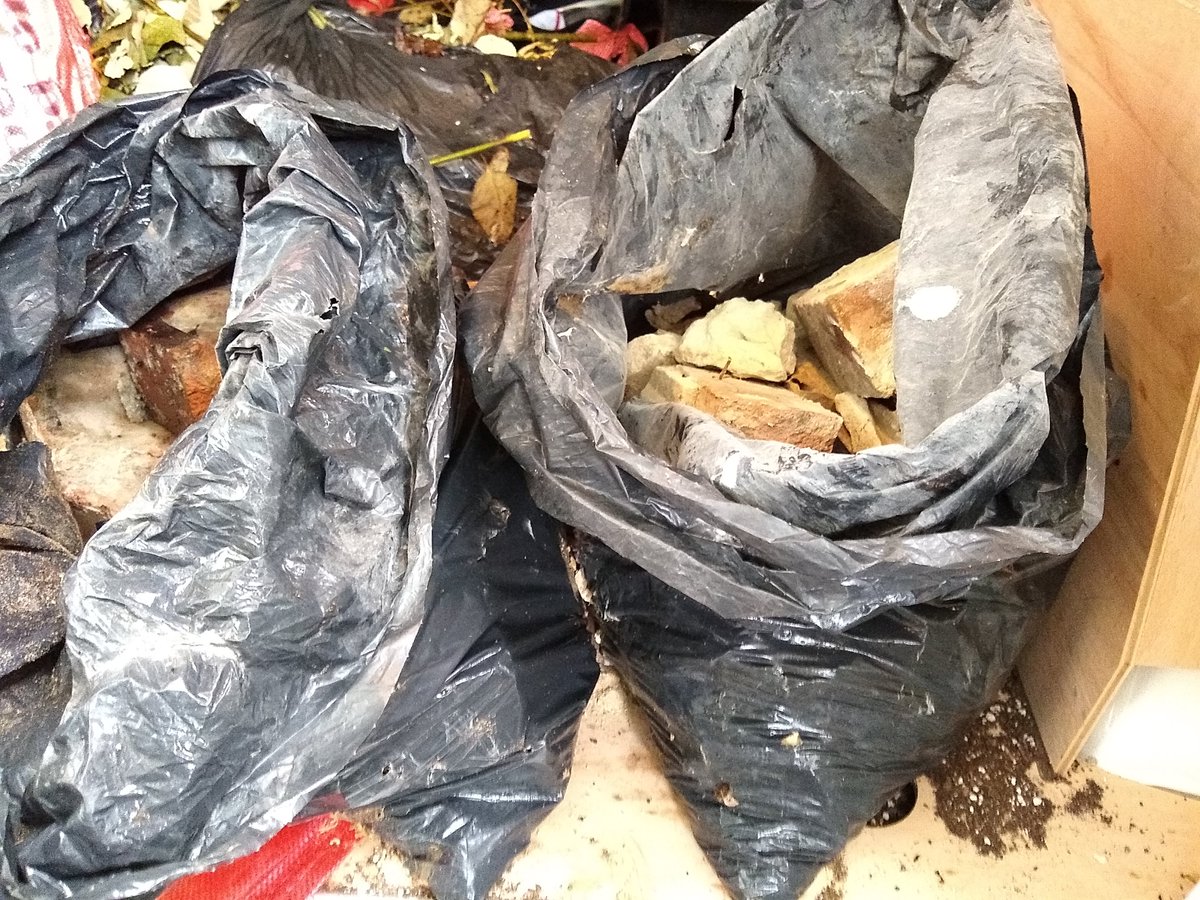 A flytipper was ordered to pay the sum of £1,180 after pleading guilty earlier this week to #flytipping this waste.

📷 The court was shown images of the 2019 incident, which was captured by a covert TDC CCTV camera operation.

💪 If you flytip in #Thanet, you will pay!
