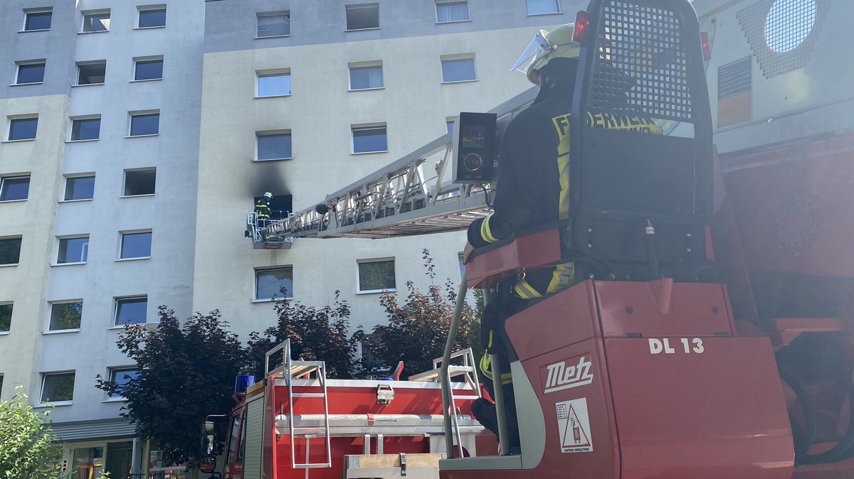 Bei dem Brandeinsatz in der Emil-Figge-Str ist niemand verletzt worden. Das Feuer ist aus, Lüftungsmaßnahmen dauern an.