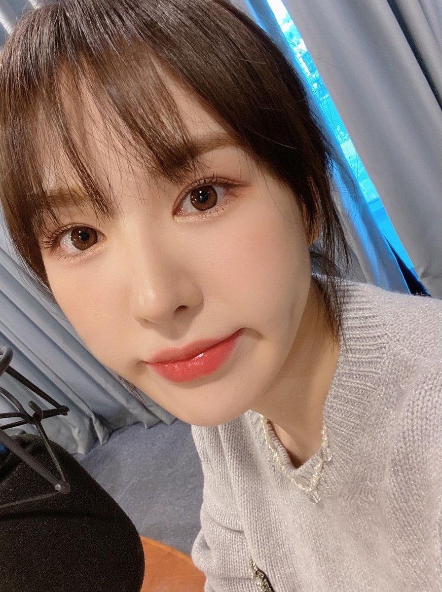 sswnews's tweet photo. [INSTAGRAM] sbsyoungstreet update with DJ #WENDY! 

📸: https://t.co/IVV4tBBDBR

#웬디 #웬디의영스트리트 @RVsmtown https://t.co/sRI2oF1XKb
