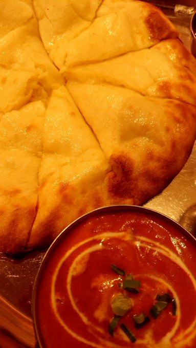 チーズポテトナンとか言う罪と罪を合わせた背徳のマリトッツォみたいなカレー。カロリー的には絶対規制対象モンなんだけど、残念な事にめっちゃ美味かったんだワ… 