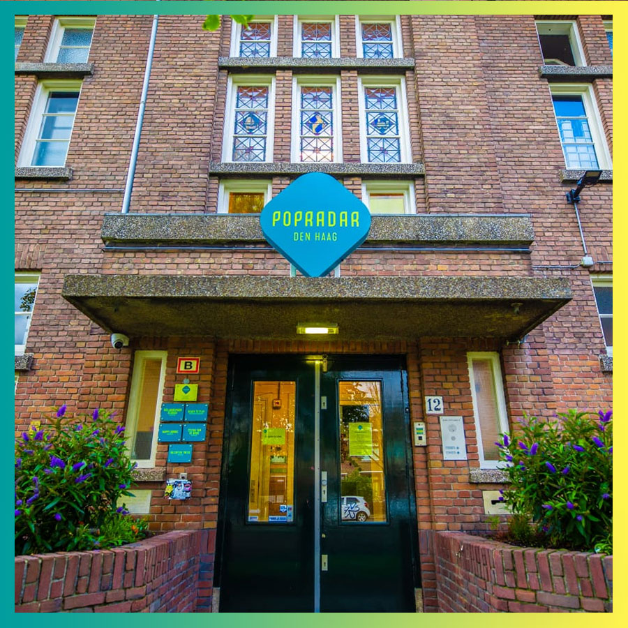 Leuk nieuws! We zijn een verduurzamingstraject gestart! 
Zo zijn ondertussen de kruipruimtes geïsoleerd. De volgende stap in de verduurzaming is het vervangen van alle lampen in het pand voor LED-verlichting. Hierna staat er nog veel meer te gebeuren…