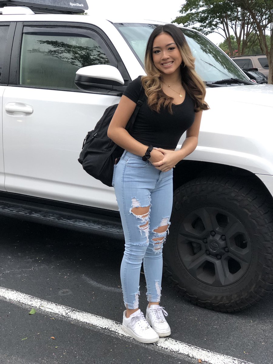 Mrs. Martin's Kindergarten (@keianaskinders) on Twitter photo Everyone say hello & good luck to me (not so 😭) baby sister, Kaly!!! Sophomore year, first year F2F. 💖💖💖 #BacktoSchool2021 #FirstDayofSchool <a href="/LandstownEagles/">Landstown HS</a> Everyone say hello & good luck to me (not so 😭) baby sister, Kaly!!! Sophomore year, first year F2F. 💖💖💖 #BacktoSchool2021 #FirstDayofSchool <a href="/LandstownEagles/">Landstown HS</a>