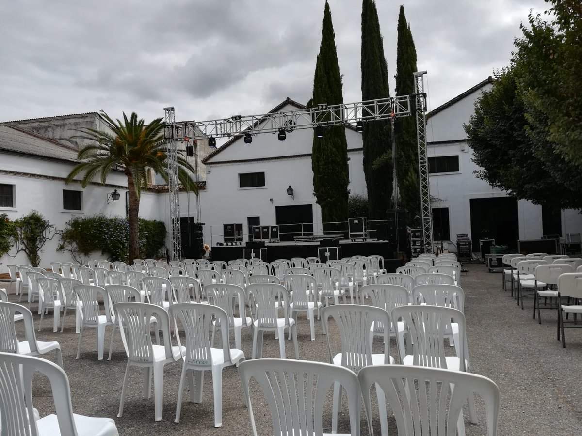 😍 En unas horas abrimos las puertas de <a href="/Bodegas_Alvear/">Bodegas_Alvear</a> para comenzar #Montijazz Vendimia 2021. Este es el escenario donde mañana disfrutaremos con el vino de #MontillaMoriles y la música de Alba Careta Music y Four Women Quartet.
