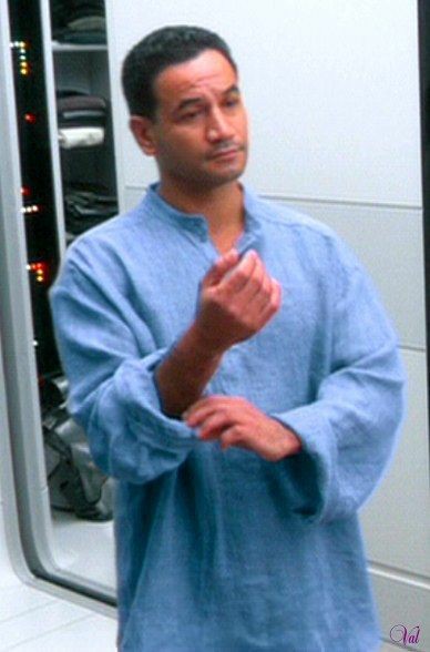 PyriteHearts's tweet photo. sleeves when Jango and Obi-Wan meet on Kamino but there's nothing to show for it. Then it's never really mentioned again or really at all. Why? Help me Star Wars holocron, you're my only hope. #StarWars #JangoFett #StarWarsEpisodeII #BobaFett #Lucasfilm #Kamino #BehindTheScenes https://t.co/K1YJ8Z4mFQ