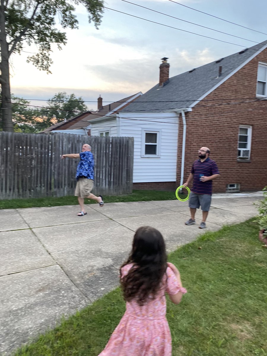 Robyn Marcs tweet media