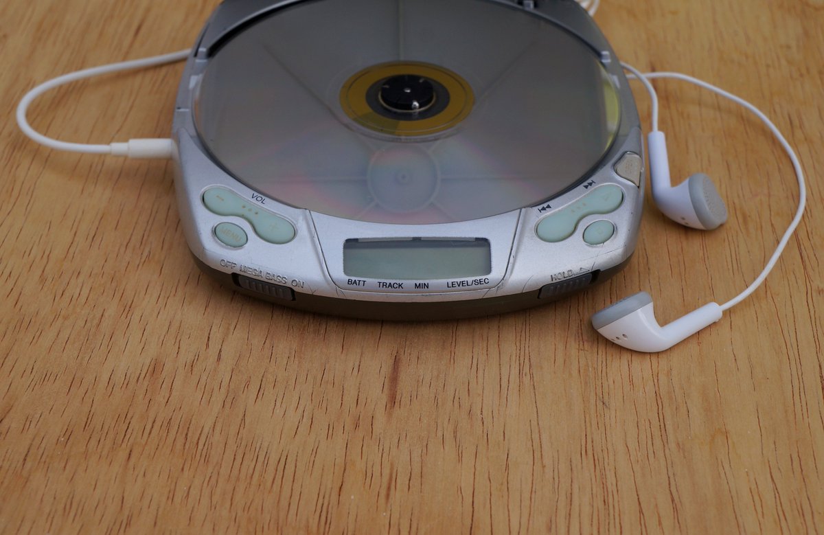AmazonAlexa's tweet photo. POV: you are given one of these to listen to your favorite CD. What are you playing first? 💿  #tbt 

Try "Alexa, play TLC on @amazonmusic". 🎶 https://t.co/CVieII2ldq