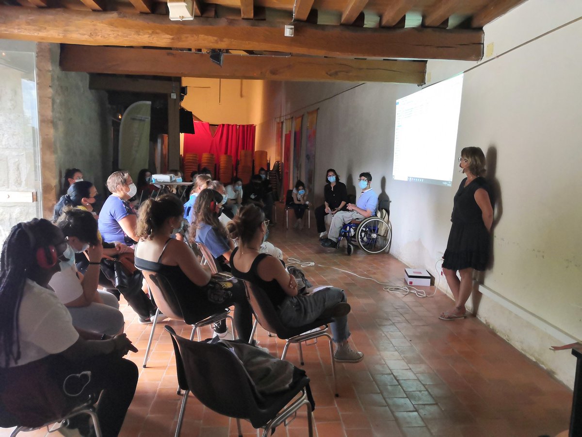 st3phaniemella's tweet photo. #lycéepardailhan Sortie d'intégration des classes de 2des #ASSP #cohesion 
à l'abbaye de #Flaran.
Super journée ✨
👏aux organisatrices https://t.co/n79ziJKKrd