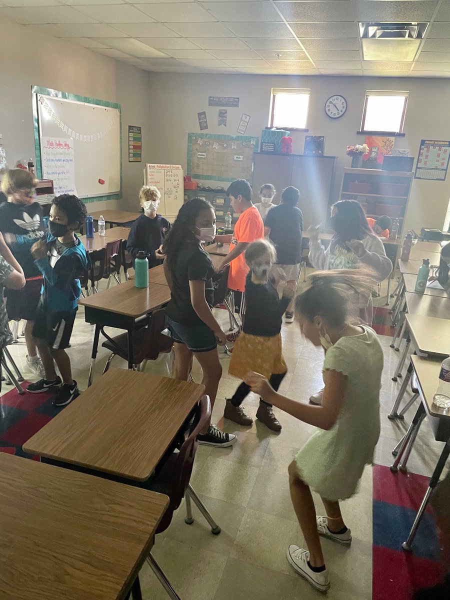 When everyone can divide by a 2 digit divisor, you get to have a division dance party!🎵🎶🎵 #thewetmoreway #rootEDwetmore  #formativeassessments #immediatefeedback
