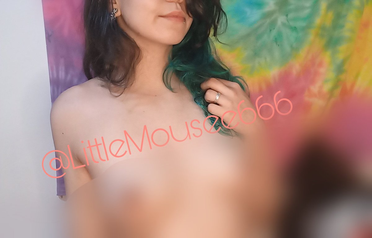 little_mouseee's tweet photo. To com muito tesão então vou dar uma recompensa pra vcs, quem me seguir, curtir e dar RT na foto ganha ela sem censura 😈 https://t.co/BNhCN6jkMx