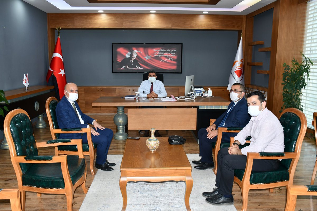 Mardin İl Milli Eğitim Müdürü Mehmet POLAT Milli Eğitim Müdür Yardımcıları ile birlikte Kaymakamımız Sayın Mesut TABAKCIOĞLU’na hayırlı olsun ziyaretinde bulundular.