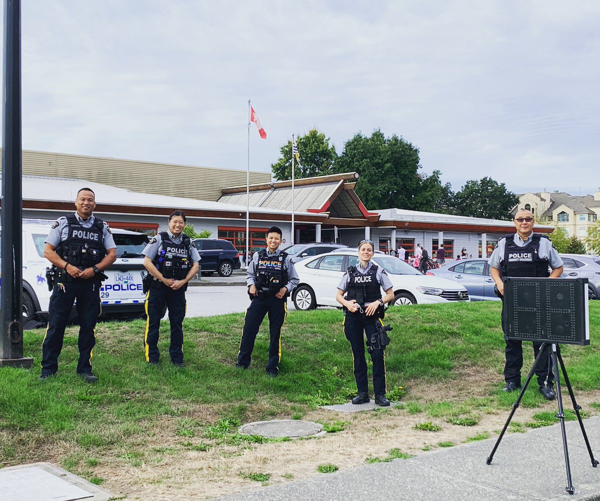 Homma Elementary (@homma_school) on Twitter photo Back to School means our <a href="/richmondrcmp/">Richmond RCMP</a> community partners are helping to ensure students arrive at school safely. Please remember to slow down to 30 km/h when driving through school zones. 🚌 Back to School means our <a href="/richmondrcmp/">Richmond RCMP</a> community partners are helping to ensure students arrive at school safely. Please remember to slow down to 30 km/h when driving through school zones. 🚌