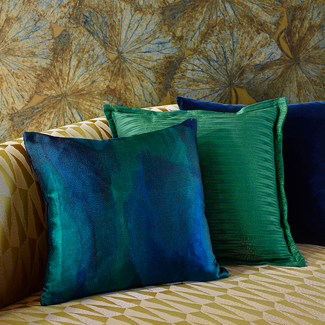 Hepworth, the blue cushion fabric, was inspired by an artist’s palette in which the paints mingle to create the effect of a spontaneous eruption of random hues. Taking its name from the iconic female British artist.

Cushion: bit.ly/zoffany-hepwor…