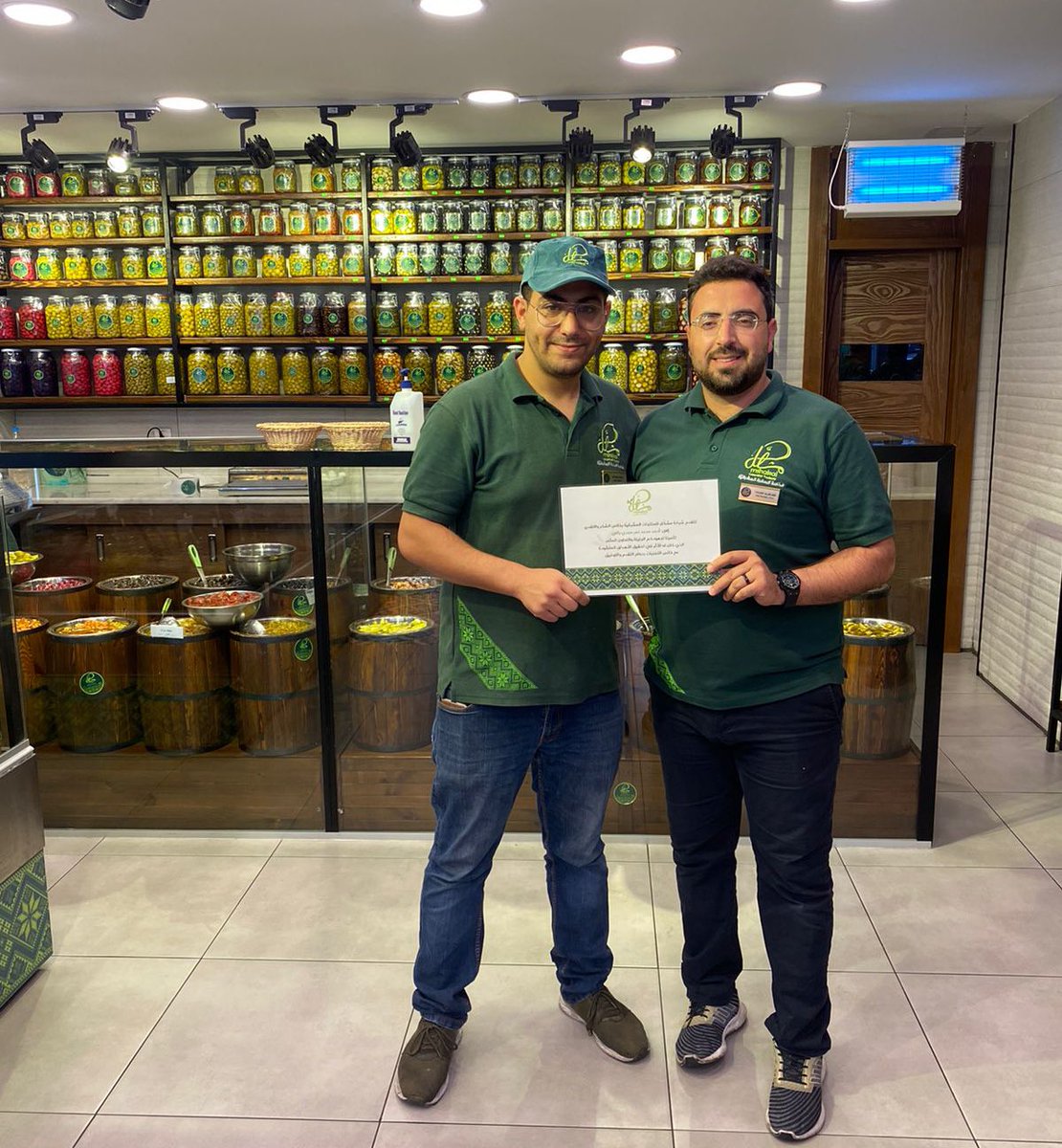 لا أعتقد أن كلمات الثناء والتقدير يمكن أن تعبّر عن أهمية ما فعلته وقدمته لشركتنا، ومع ذلك لا يسعني سوى القول إنك تعني الكثير للشركة ولنا جميعاً، أتمنى لك كل التوفيق في حياتك

الموظف المثالي لهذا الشهر 

السيد احمد بالي 🌹🌹