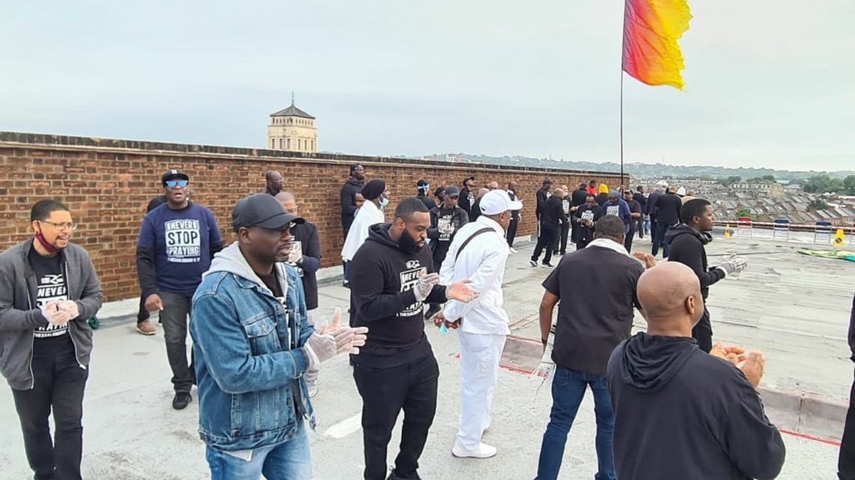 BishopJFrancis's tweet photo. Last week, @ruachcitymen turned up in force and united. Ready to pray for the nation from the rooftop of our Kilburn location.
Lives were changed, God moved and the fear of heights was definitely conquered. 🙌
@ruachcitychurch
#Rooftoop #Prayer https://t.co/Uq8bE69tgq