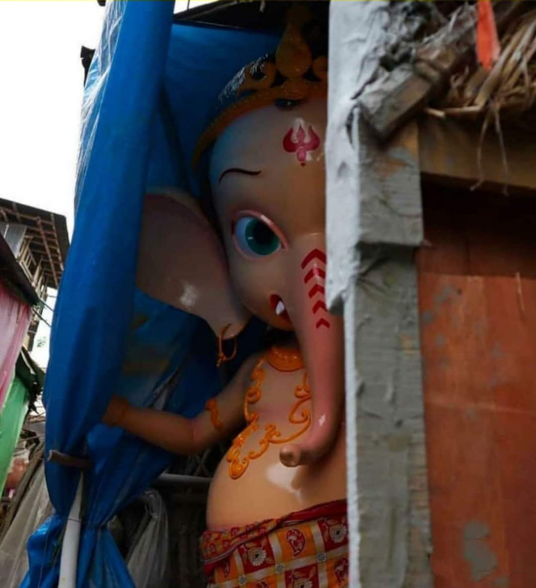 annygaur's tweet photo. May I come in 
#ganeshchaturthi 
#GaneshChaturthi2021 https://t.co/3jByq5HT8p